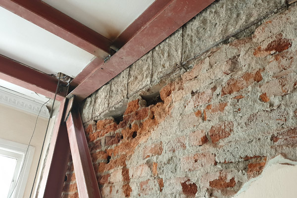 Arnavutköy’de Bulunan Eski Binanın Çelik Konstrüksiyon İle Güçlendirilmesi